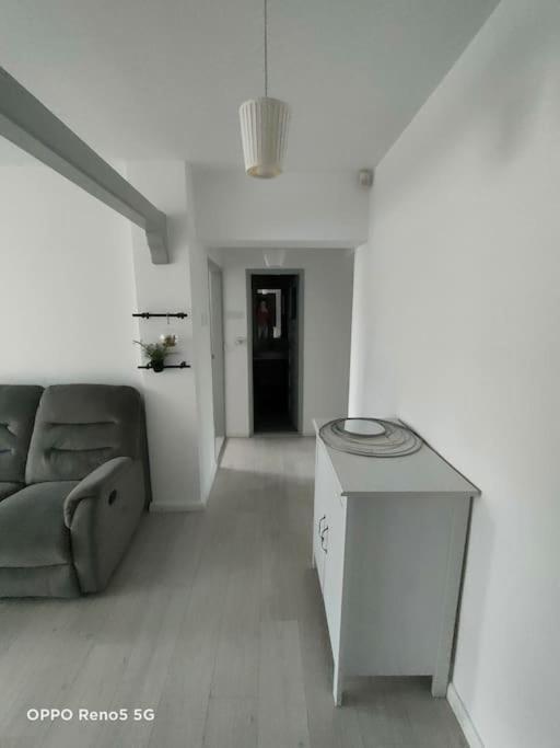 Ultracentral Ploiesti Apartment-Free Private Parking Extérieur photo